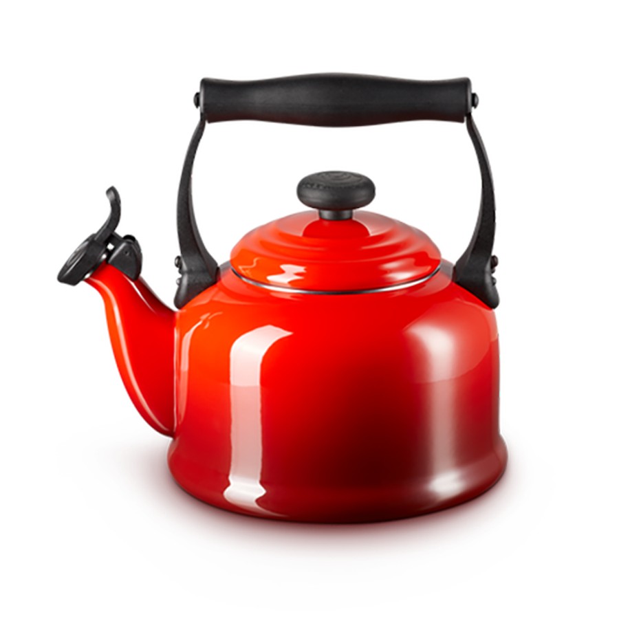 Le Creuset Trad. Kettle Cerise 2.1 Litre Image